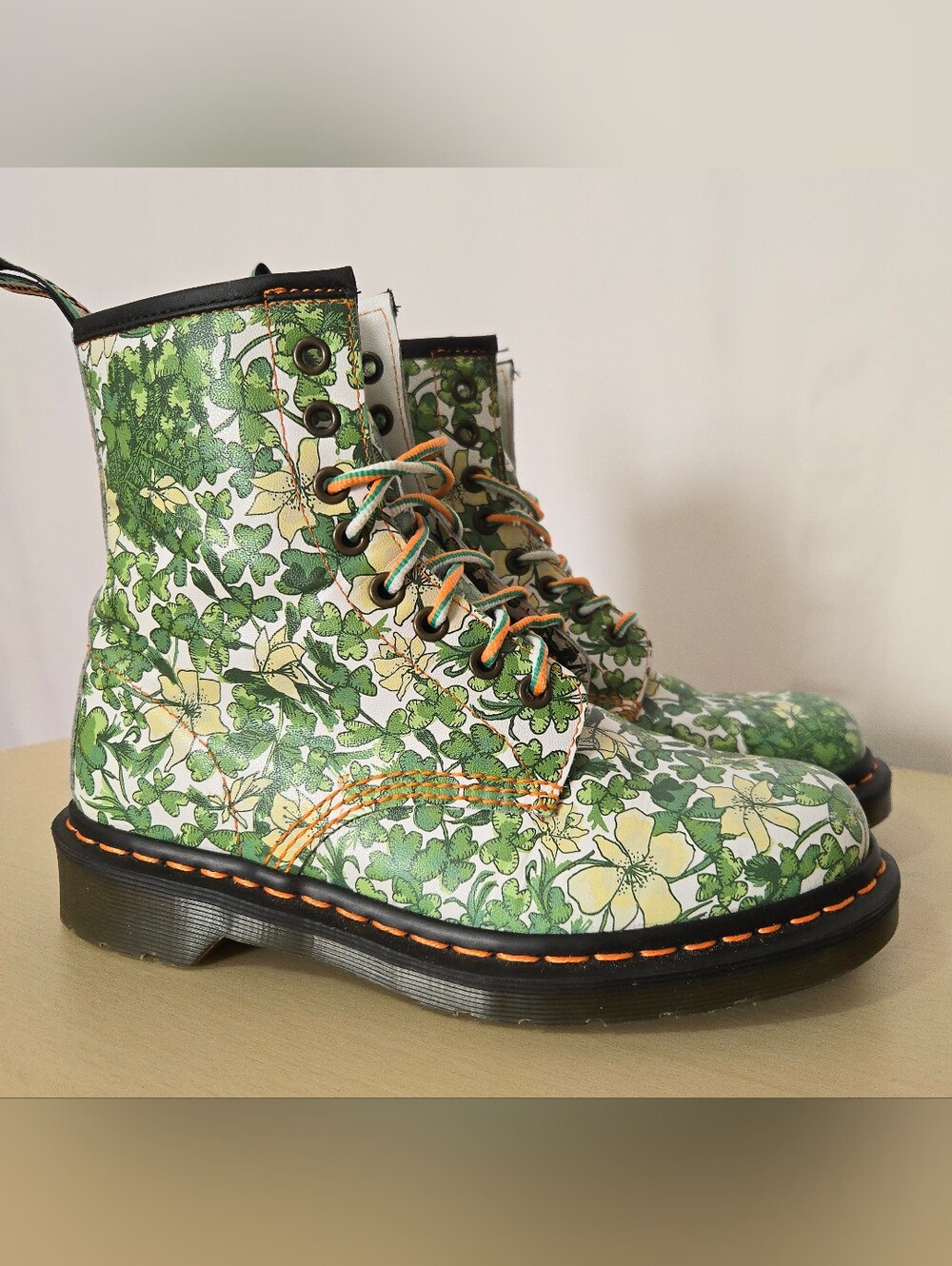 NEW Dr. Martens Limited-Edition 1460 St. Patrick’s Day Boots - Unisex - M 6 W 7